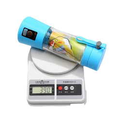 Lightweight portable blender for smoothies, juices, and shakes – USB rechargeable and easy to carry